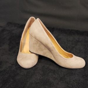 Chinese laundry "Nima" suede wedge